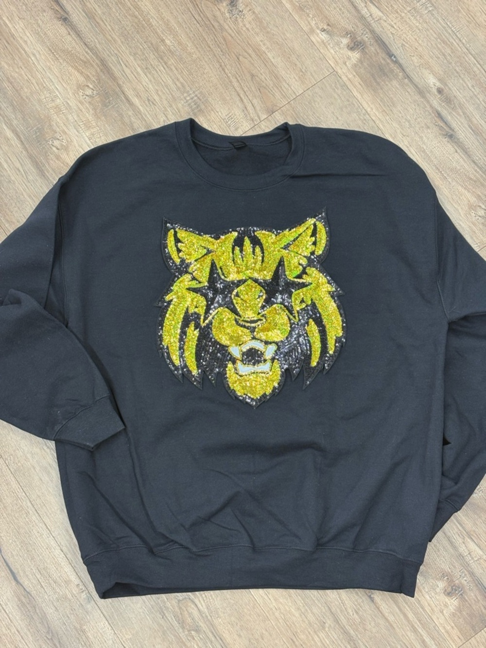 Gildan Black Crewneck with Yellow Tiger Face Graphic - Picture 3 of 3